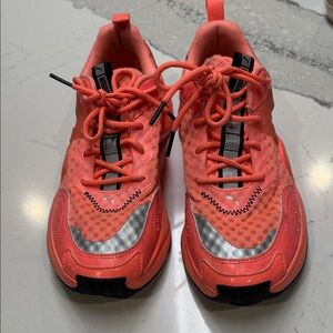 Womens Puma Coral and Silver Athletic Shoes Sz 8.5 Gently Worn